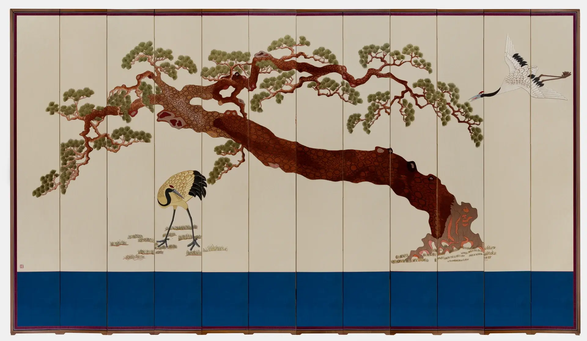 송학도 자수 병풍, 소나무와 학의 상징적 조합을 정교한 자수로 표현한 장수와 절개를 의미하는 전통 작품